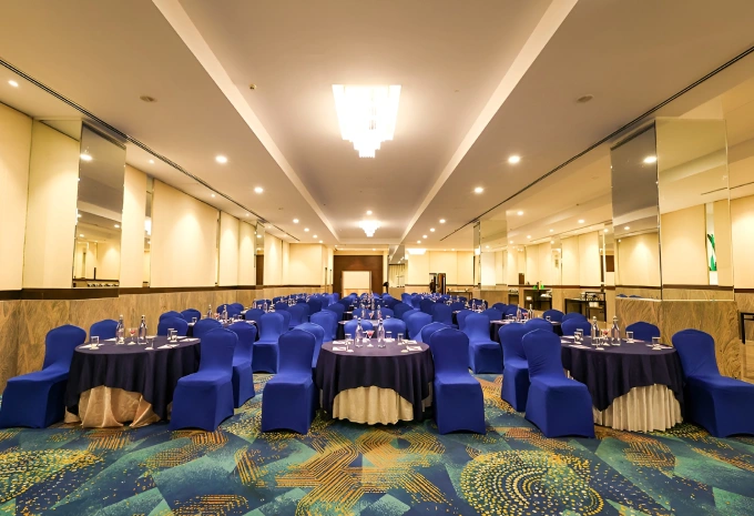 Grand Chamber - The Orchid Hotel - Pune