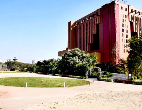 Meadow Lawns - The Orchid Hotel - Pune