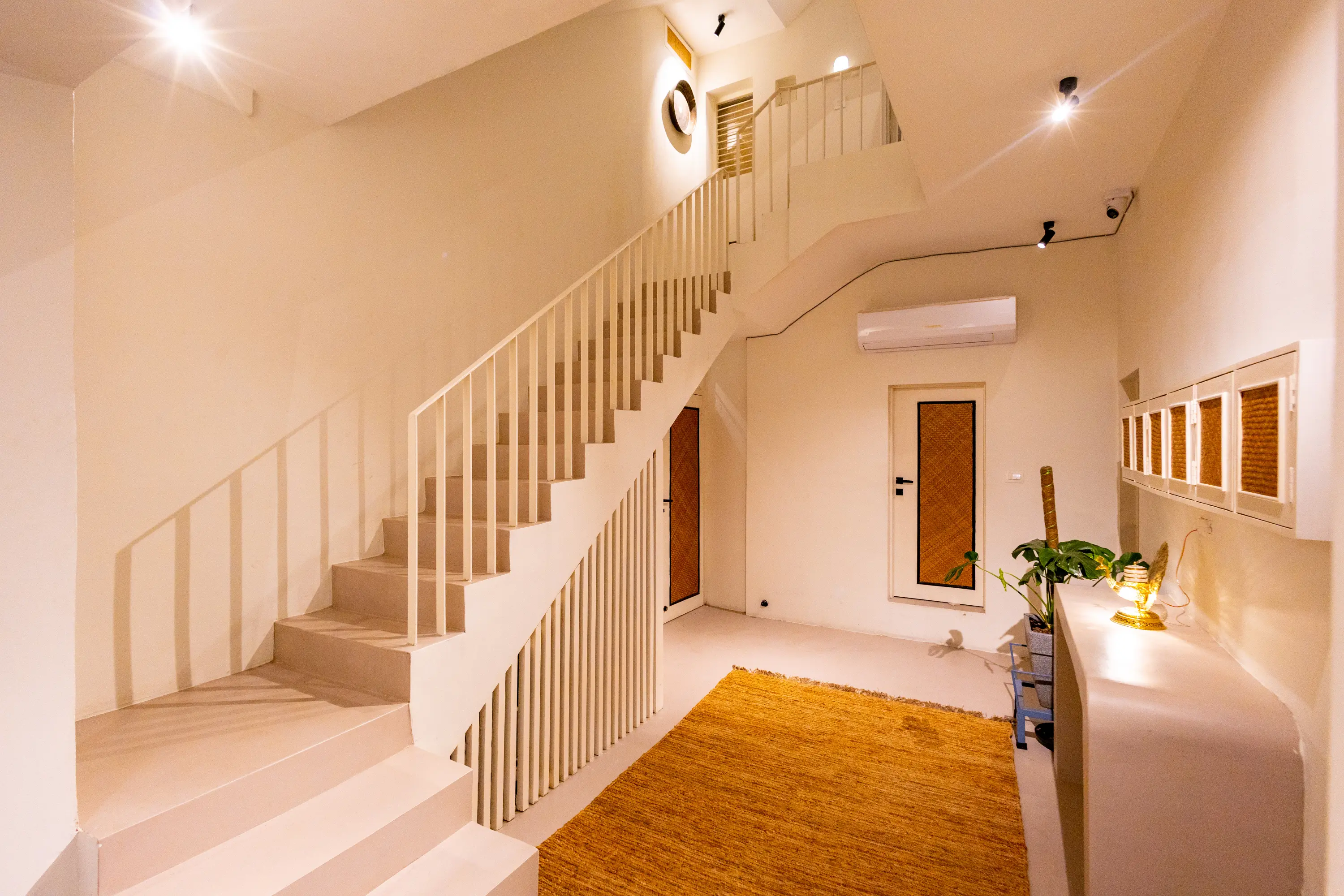 Foyer & Grand Staircase