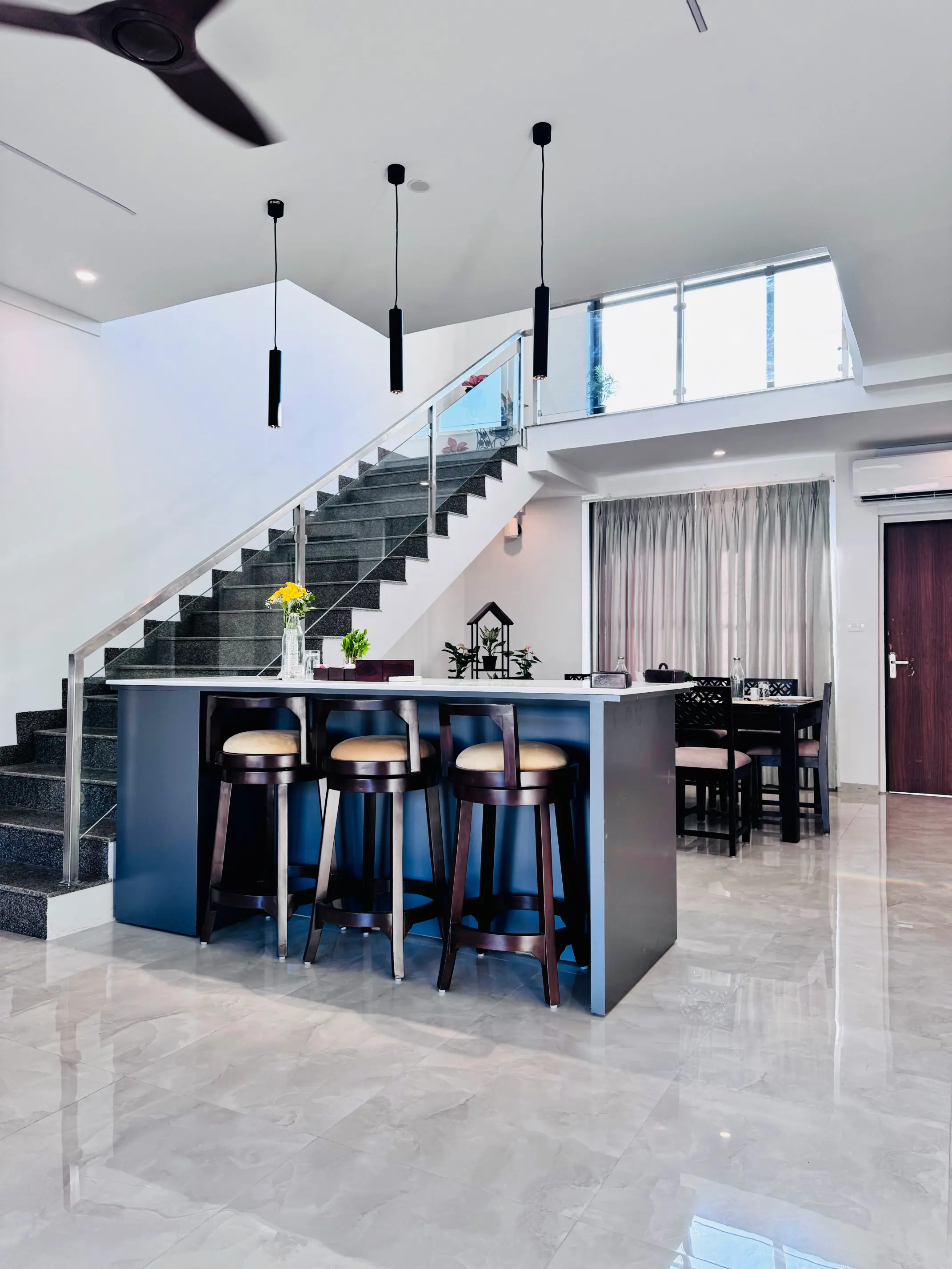 Horizon Villa Dining