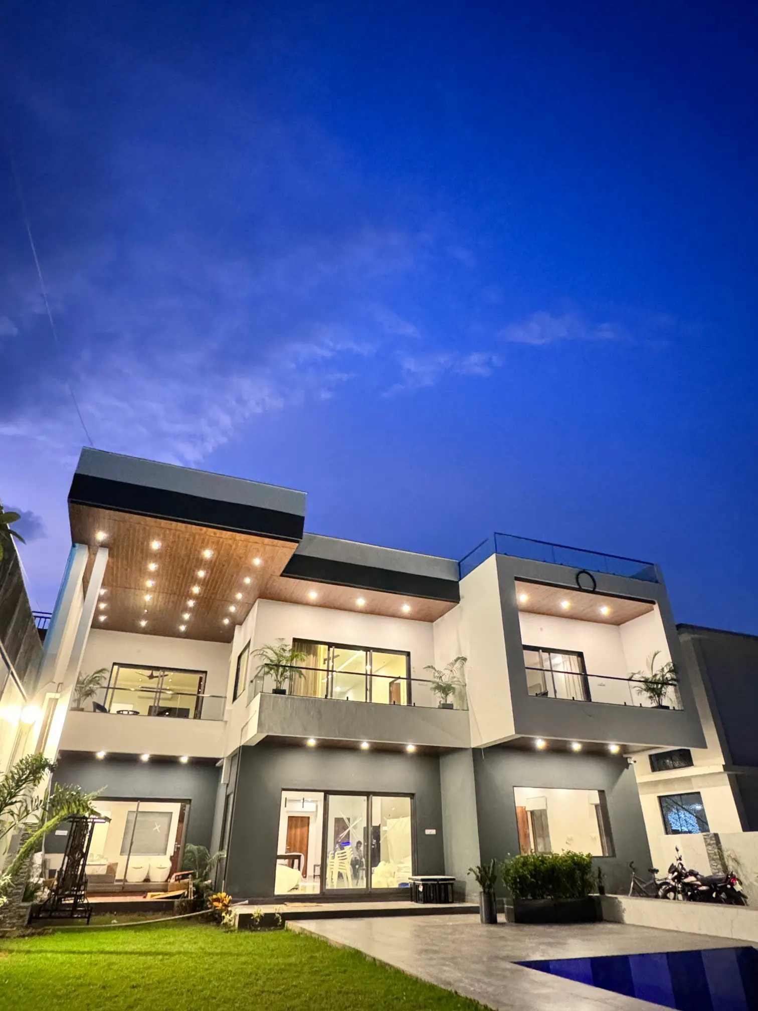 Horizon Villa Balcony