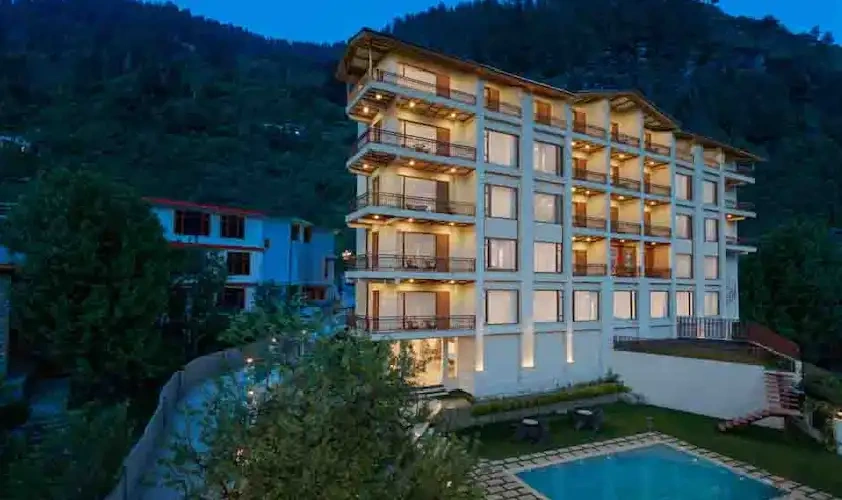 Hotels in Naggar Road Manali – Scenic Stay by Orchid Hotel in Naggar Road Manali surrounded by pine forests