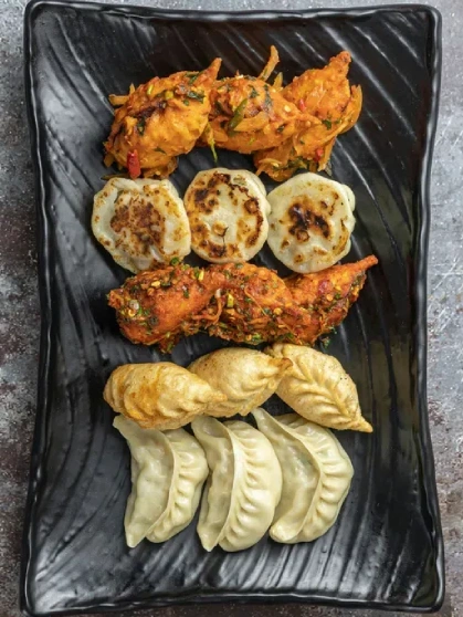 Street Food in Manali – A Culinary Adventure Street food in Manali – momos, snacks, and local delights