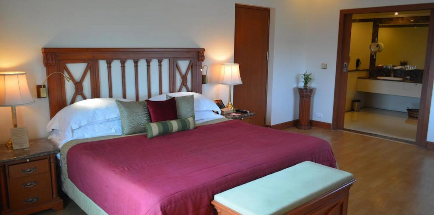 Hotel room near Mumbai airport for a layover