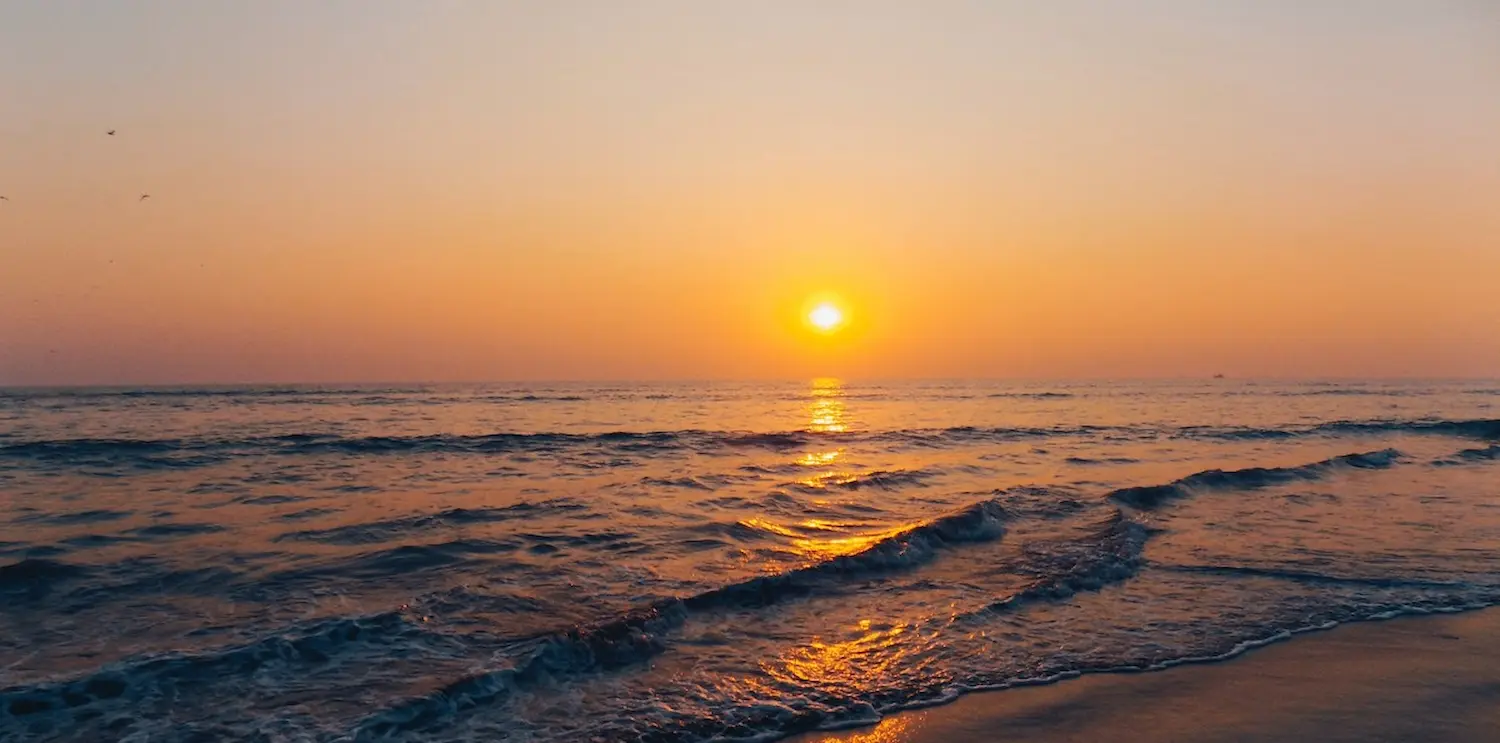 Visit Juhu Beach Near Mumbai Airport | The Orchid Hotel Mumbai Juhu Beach near Mumbai airport