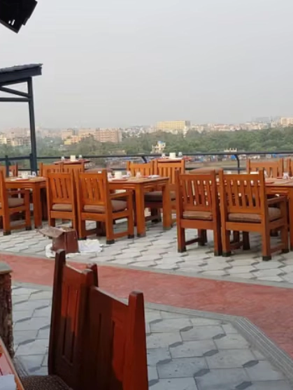 Sub-aerial view of a fort during midday