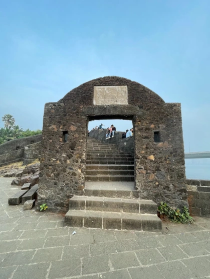 Bandra Fort near Mumbai Airport – historical Portuguese fort with sea views
