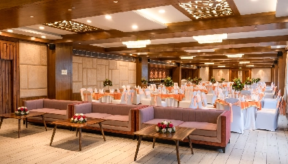Destination Wedding Venue at Orchid Shimla – Hillside Celebrations Scenic destination wedding venue in Shimla with open-air lawns and mountain backdrop at Orchid Shimla