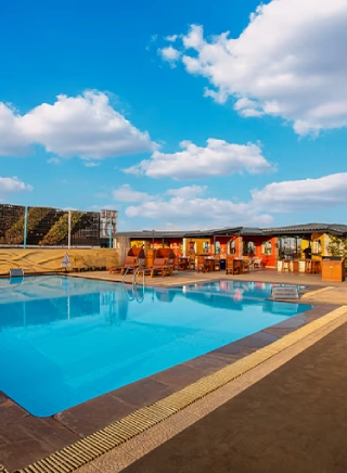 Book Hotel with Rooftop Swimming Pool – Hotel Near Mumbai Airport with Pool