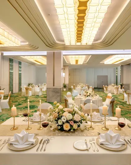 Grand Chamber Banquet Hall Pune | Book Corporate & Wedding Events Grand Chamber indoor banquet hall in Pune for weddings and corporate conferences