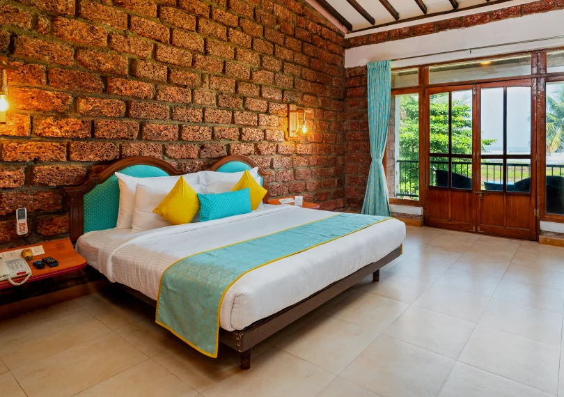 Sea Breeze Suite at Lotus Eco Beach Resort, Dapoli with lush garden view