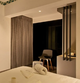 Stay in Private misty balcony view from Dew Drop Mist Balcony view Room in Panchgani