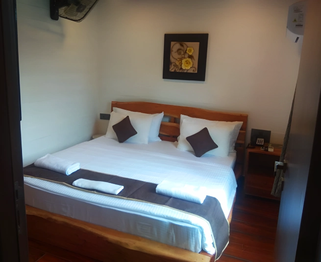 Meadows Room at Orchid Hotel in Panchgani, 270 sq. ft., family-friendly accommodation with Sahyadri valley views