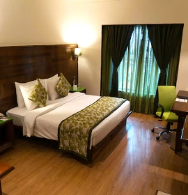 Stylish Premier Room with Bathtub in Pune, with elegant features