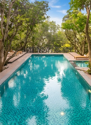 Cloak Room – Secure Storage for Your Belongings Cloak room services available for guest convenience