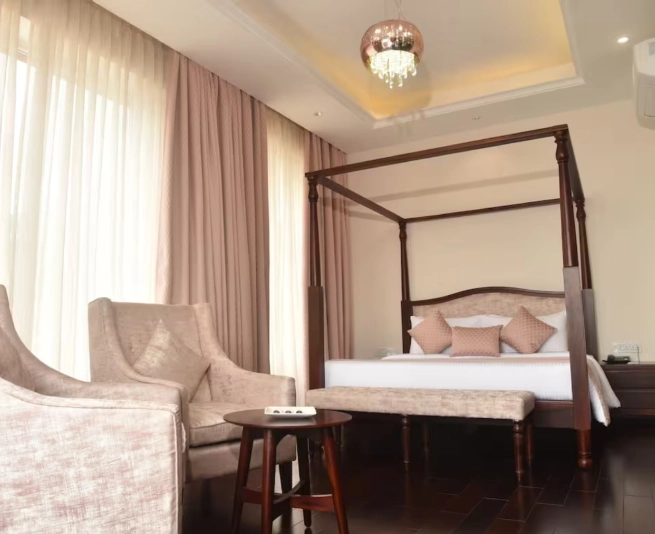 Jacuzzi suite for luxury stay Shimla