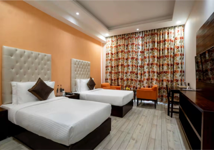 Deluxe Twin Room with scenic mountain view