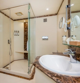 Club Room with Premium Comfort - Close to Mumbai Airport Well-appointed Club Room - Rooms Near Mumbai Airport