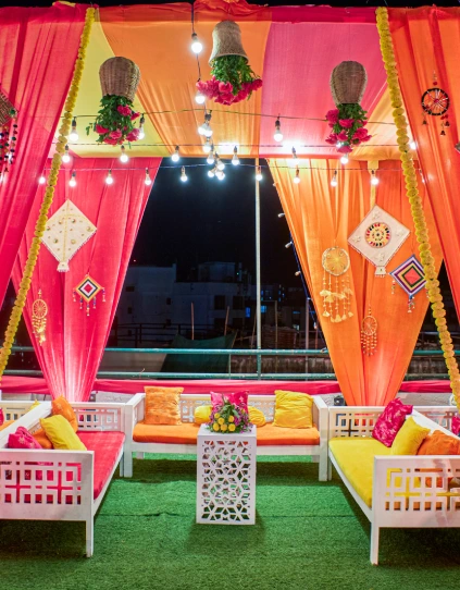 Book outdoor banquet space in Mumbai for receptions and social parties